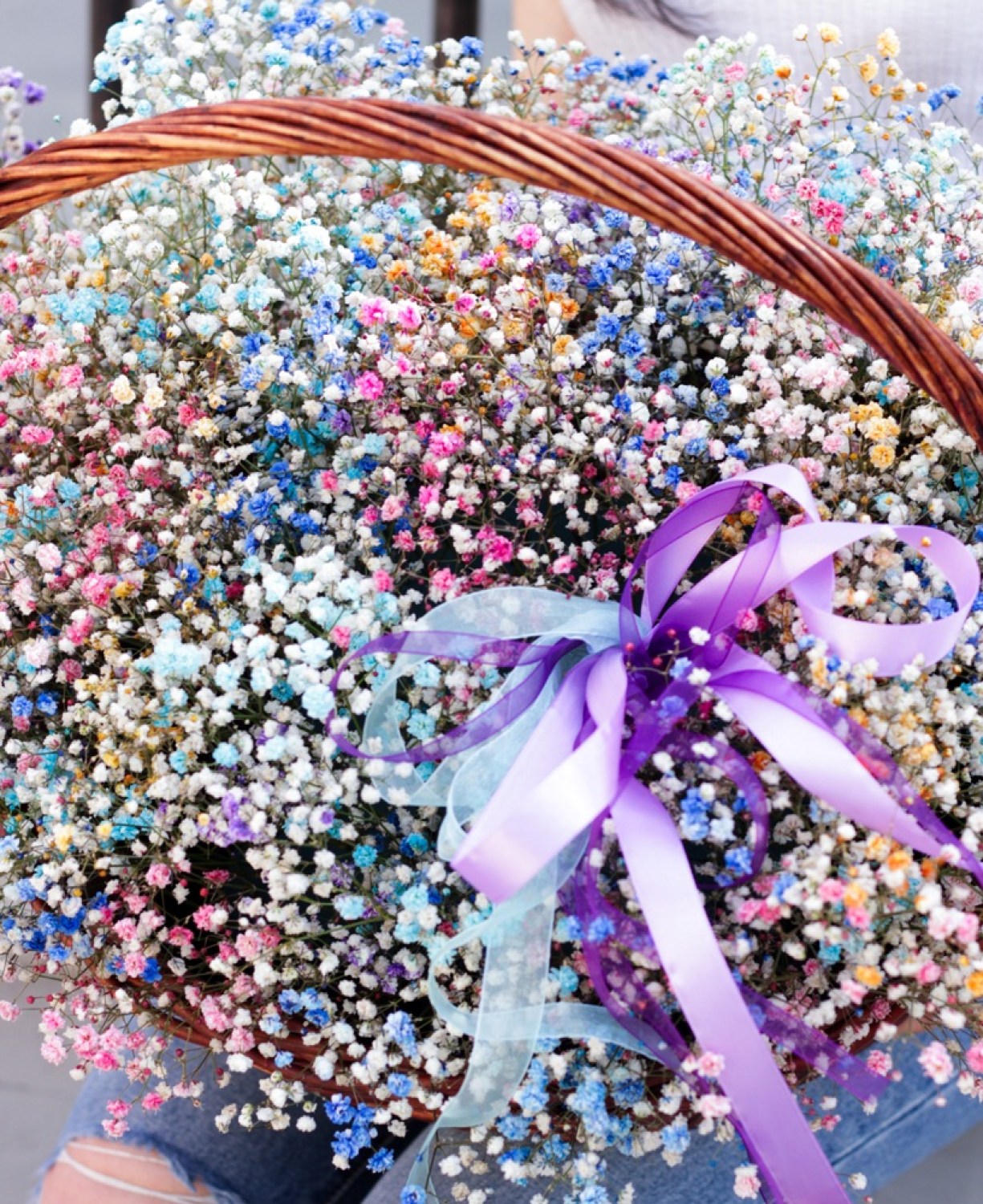 korzina s gipsofiloj 680